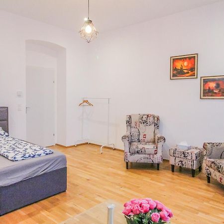 Deluxe Apartment 5P Mm Vienna Exterior photo